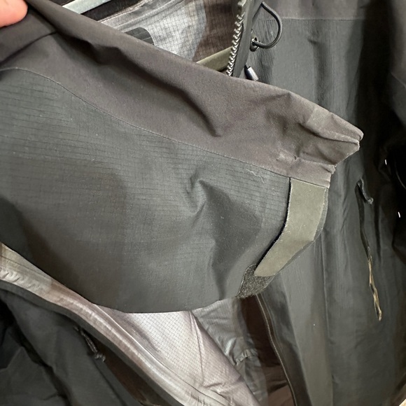Arc’teryx Theta AR XL Black - Picture 9 of 15